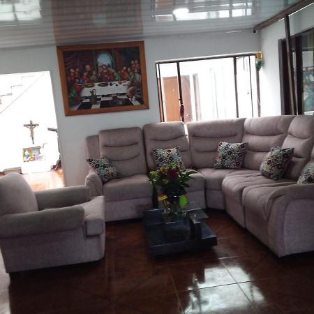 Habitacion Con Bano Privado Cerca Al Aeropuerto Богота Екстер'єр фото